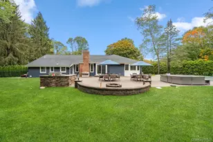 14 S Hollow Rd, Dix Hills, NY 11746 - Photo 34