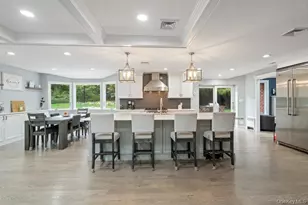 14 S Hollow Rd, Dix Hills, NY 11746 - Photo 10