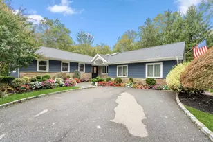 14 S Hollow Rd, Dix Hills, NY 11746 - Photo 2