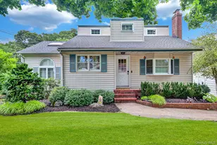 27 McGaw Ave, Lake Grove, NY 11755 - Photo 2
