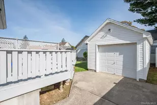 89 Bellevue Ave, Oceanside, NY 11572 - Photo 22