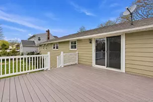 162 Parkwood Dr, Shirley, NY 11967 - Photo 22