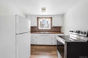 162 Parkwood Dr, Shirley, NY 11967 - Photo 4
