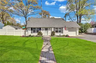 171 Prince Rd, Rocky Point, NY 11778 - Photo 2