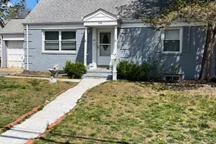 345 Walton St, West Hempstead, NY 11552 - Photo 2