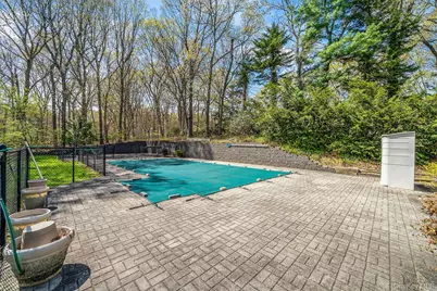 7 Carriage Court, Dix Hills, NY 11746 - Photo 32