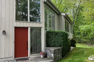 11 Manor Dr, Goldens Bridge, NY 10526 - Photo 2