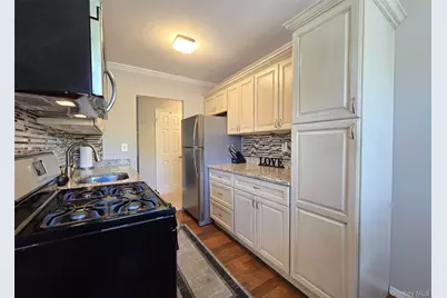 460 Old Town Road #13K, Port Jefferson Station, NY 11776 - Photo 8
