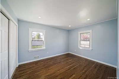 150 Spur Drive S, Bay Shore, NY 11706 - Photo 10