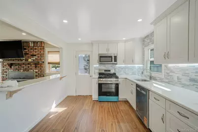 150 Spur Drive S, Bay Shore, NY 11706 - Photo 6