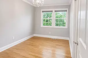 109 Aspen Dr E, Woodbury, NY 11797 - Photo 16