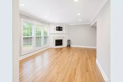 109 Aspen Drive E, Woodbury, NY 11797 - Photo 10