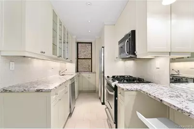 595 W End Avenue #3D, New York, NY 10024 - Photo 1