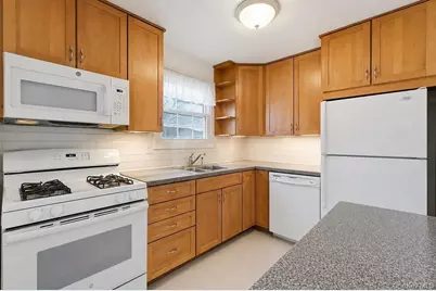 3609 N Wilshire Lane #3609 F, Oakdale, NY 11769 - Photo 2