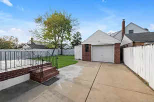 382 Old Country Rd, Mineola, NY 11501 - Photo 30