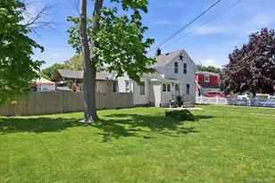 86 Tyler Ave, West Sayville, NY 11796 - Photo 2