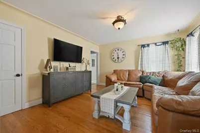 86 Tyler Avenue, West Sayville, NY 11796 - Photo 6