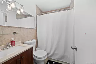 33 Greenwood Ln, White Plains, NY 10607 - Photo 14