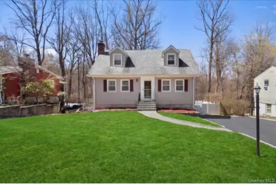 33 Greenwood Lane, White Plains, NY 10607 - Photo 1