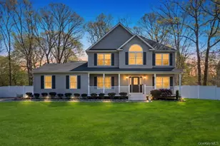 27 Grant St, Port Jefferson Station, NY 11776 - Photo 2