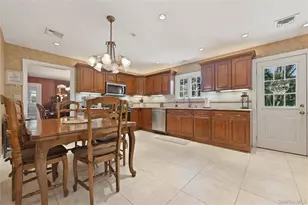 11 Rumson Rd, Massapequa, NY 11758 - Photo 12