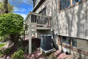 10 Sycamore Dr, Middletown, NY 10940 - Photo 4