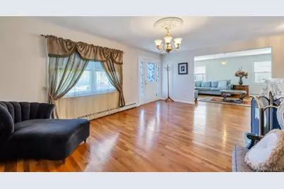 64 Cottage Place, Mineola, NY 11501 - Photo 14