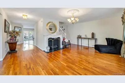 64 Cottage Place, Mineola, NY 11501 - Photo 12
