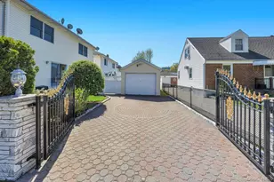 64 Cottage Pl, Mineola, NY 11501 - Photo 6