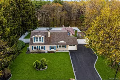79 White Pine Way, Medford, NY 11763 - Photo 2