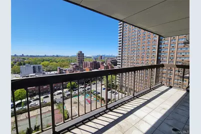 138-35 Elder Avenue #14K, Flushing, NY 11355 - Photo 4