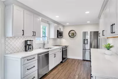 55 Starfire Drive, Centereach, NY 11720 - Photo 14