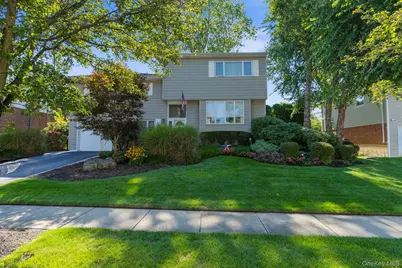 14 Jane Drive, Old Bethpage, NY 11804 - Photo 2
