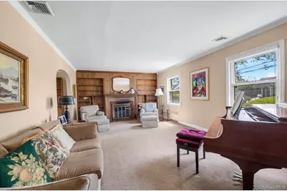11 Garden Drive, Lynbrook, NY 11563 - Photo 2
