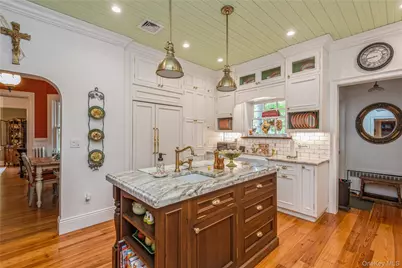 110 Red Spring Lane, Glen Cove, NY 11542 - Photo 24