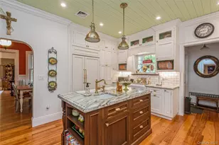110 Red Spring Ln, Glen Cove, NY 11542 - Photo 24