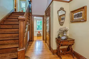 110 Red Spring Ln, Glen Cove, NY 11542 - Photo 28