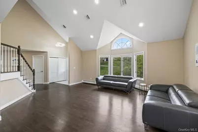 10 Christine Drive, Spring Valley, NY 10977 - Photo 8