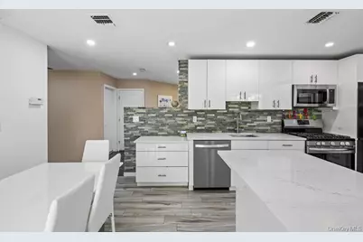10 Christine Drive, Spring Valley, NY 10977 - Photo 18