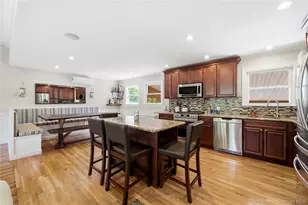 204 Violet St, Massapequa Park, NY 11762 - Photo 8