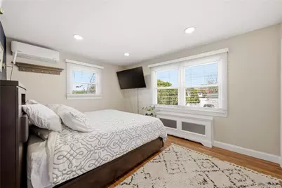 204 Violet Street, Massapequa Park, NY 11762 - Photo 14
