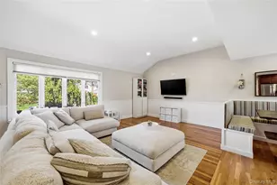 204 Violet St, Massapequa Park, NY 11762 - Photo 4