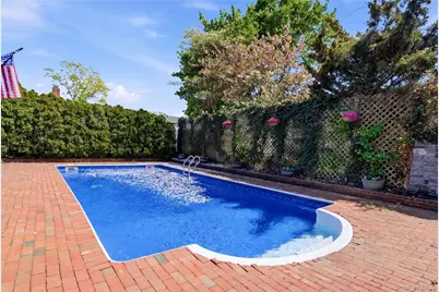 204 Violet Street, Massapequa Park, NY 11762 - Photo 32