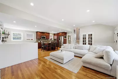204 Violet Street, Massapequa Park, NY 11762 - Photo 6