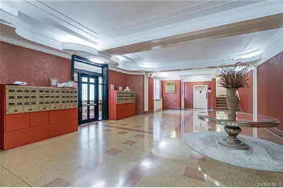 210 Martine Avenue #5G, White Plains, NY 10601 - Photo 2