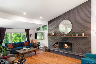 27 Lakeview Avenue W, Cortlandt Manor, NY 10567 - Photo 4