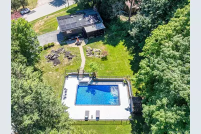 27 Lakeview Avenue W, Cortlandt Manor, NY 10567 - Photo 2