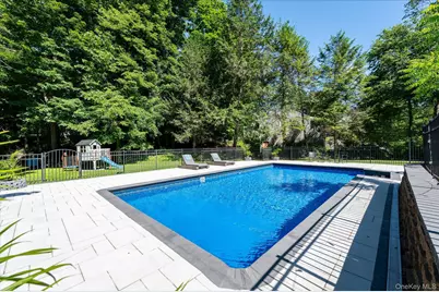 27 Lakeview Avenue W, Cortlandt Manor, NY 10567 - Photo 32