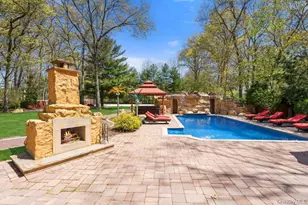 10 Hart Pl, Dix Hills, NY 11746 - Photo 8