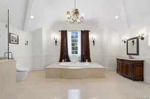 10 Hart Pl, Dix Hills, NY 11746 - Photo 38